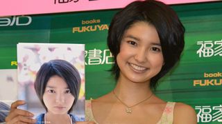 大型新人女優・三根梓、ファースト写真集に「わたしの女優として一歩踏み出す気持ちが表現されています」
