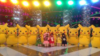 ももクロ、ピカチュウ史上初!10匹勢ぞろいのピカチュウと新曲披露!