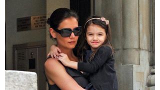 ケイティ・ホームズ、娘スーリを連れて家を出ていた!