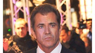 メル・ギブソン、義母に唾を吐きかける！接近禁止令を要請される