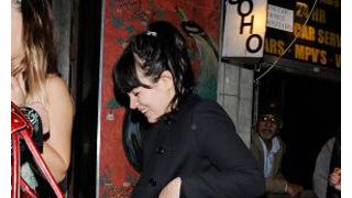 流産を乗り越え、11月に出産したばかりのリリー・アレンが第二子を妊娠