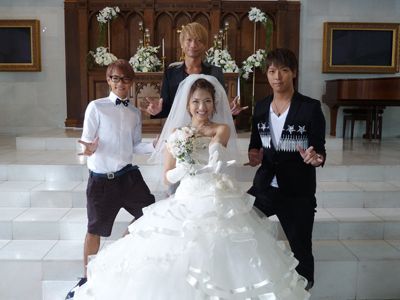 AKB48宮澤佐江、純白ウエディングドレス姿披露！「1回目の結婚式を迎えちゃった感じ」