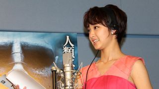 剛力彩芽、実写映画吹き替え初体験で大ハプニング! 普段言わないセリフを叫び「機材が壊れた」