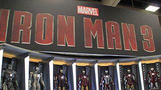 アイアンマンスーツやホビットのフィギュアも！コミコン展示ホールはオタクの天国！