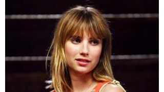 エマ・ロバーツの新恋人は「アメリカン・ホラー・ストーリー」のエヴァン・ピーターズ