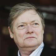「THE TUDORS」のサイモン・ウォードさん、70歳で死去