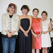 中村優子、出産ギリギリの大きなお腹で『ギリギリの女たち』初日に登場!