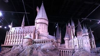 J・K・ローリングがホグワーツのような魔法の木の家を15万ポンドかけ建設！わが子のために！