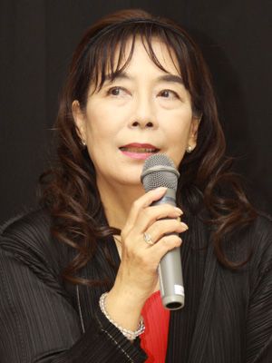 ウルトラマン フジ アキコ隊員 桜井浩子 実相寺監督の演出に反発していた過去を語る シネマトゥデイ