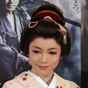 釈由美子、清楚な着物姿を披露!その魅力には共演陣もメロメロ?