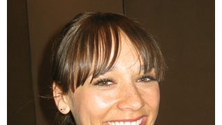 クインシー・ジョーンズの娘、ラシダ・ジョーンズを直撃!離婚後も友人関係のカップル描いた新作とは?