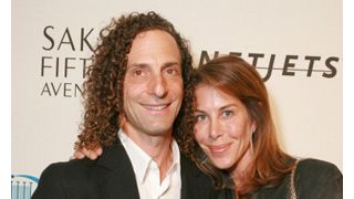 ケニー・G、結婚20年の妻との離婚を申請　14歳息子の共同親権求める