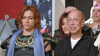 塩谷瞬への質問攻めに「いいかげんにしろよ」 蜷川幸雄が笑顔でシャットダウン