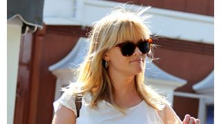 出産間近のリース・ウィザースプーンが入院