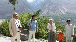 佐藤浩市、吉瀬美智子ら、宮本輝原作『草原の椅子』撮影がパキスタンで無事にクランクアップ!