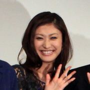 山田優、小栗旬との不仲説一蹴