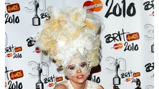 レディー・ガガ、全裸でレコーディング!クオリティー追求のため