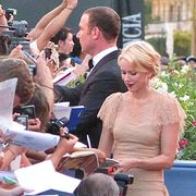ベネチア国際映画祭開幕!ケイト・ハドソン、ナオミ・ワッツ登場で沿道のファン熱狂!