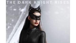 アン・ハサウェイ演じる「キャットウーマン」が早くもフィギュア化！ネコ耳＆艶やかなロングヘアまでも再現！