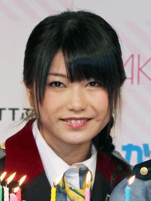 AKB48横山由依、兼任先のNMB48でサプライズあいさつ！　メンバーは歓迎ムード
