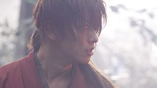 今だから明かせる映画『るろうに剣心』裏設定!重要キャラ・巴も登場していた!