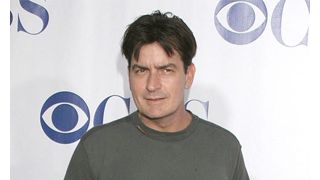 チャーリー・シーン、iPadを壁に投げつける!音楽ファイルの転送がうまくいかずブチ切れ