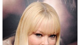 「glee」でクインの母親を演じているシャーロット・ロス、男性にしつこく言い寄られたと被害届