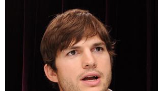 アシュトン・カッチャー、自宅に武装強盗が押し入ったとニセの通報される