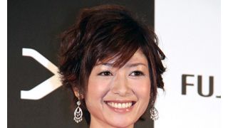 真木よう子、真っ赤なドレスで大人美さく裂!