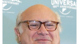 ダニー・デヴィート、30年来の妻と離婚へ