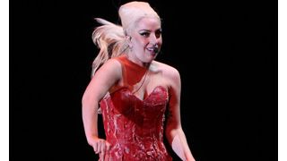 レディー・ガガ、ステージ上で4度嘔吐 バルセロナ公演中