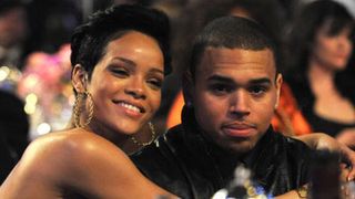 リアーナ、暴力をふるった元恋人クリス・ブラウンと復縁か