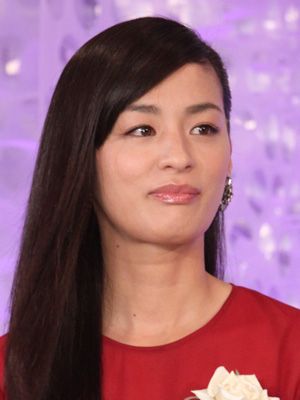尾野真千子 カーネーション で主演女優賞受賞に涙 家政婦のミタ 松嶋菜々子は受賞ならず シネマトゥデイ