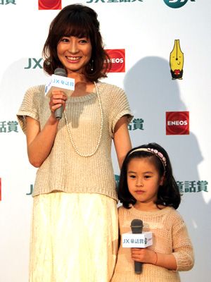 新山千春の娘 小学一年生 オーディションで準グランプリ受賞 シネマトゥデイ