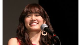 前田敦子、妖艶な赤いドレス姿！最優秀新進女優賞を獲得し、AKB48から女優への幸先よいスタート!!