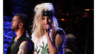 レディー・ガガが「大麻の女王」に!仰天のハロウィーン仮装を披露