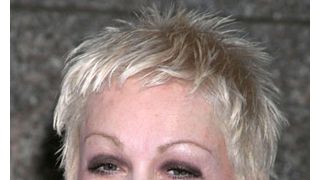 シンディ・ローパー、ハリケーン・サンディのためおじが亡くなっていた