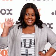 「glee」のメルセデス 無料で酒を提供してくれなかったナイトクラブでヒステリー