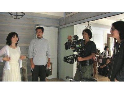 岩井俊二、「部屋とYシャツと私」以来20年ぶりに平松愛理のミュージックビデオを監督！