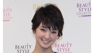 剛力彩芽、怒涛の8冠!「ベストビューティストアワード」を受賞!