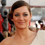 アカデミー賞女優のマリオン・コティヤール、流ちょうな英語を話せるようになるために苦労したエピソードを告白!