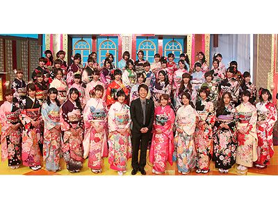 AKB48メンバー48人が晴れ着で正月特番にずらり勢ぞろい！