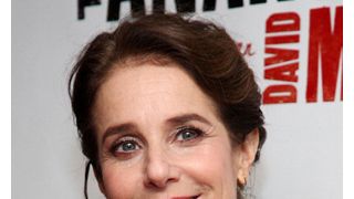 デブラ・ウィンガーのブロードウェイ・デビュー作 不評で打ち切りに