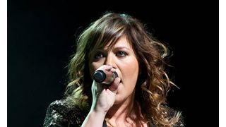 グラミー賞ノミネート歌手ケリー・クラークソン婚約