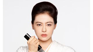 これが新・極妻!原点回帰!5代目“姐さん”黒谷友香、ほえる!