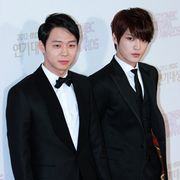 JYJのユチョンとジェジュン、「2012 MBC演技大賞」のレッドカーペットを一緒に歩く<韓国JPICTURES>