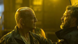 『ダイ・ハード』最新作、マクレーン節は健在！ボヤきまくりの本予告編公開！