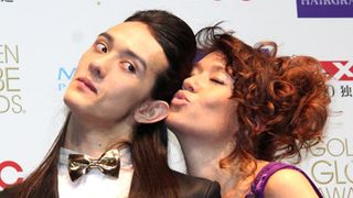 栗原類、LiLiCoからファースト・キスを狙われ必死の拒絶!