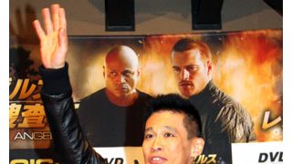柳沢慎吾、新ネタ披露!「ひとり箱根駅伝」「ひとり福男」で爆笑の渦!