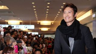 キラースマイルで来日したイ・ビョンホンにファン350名が絶叫！